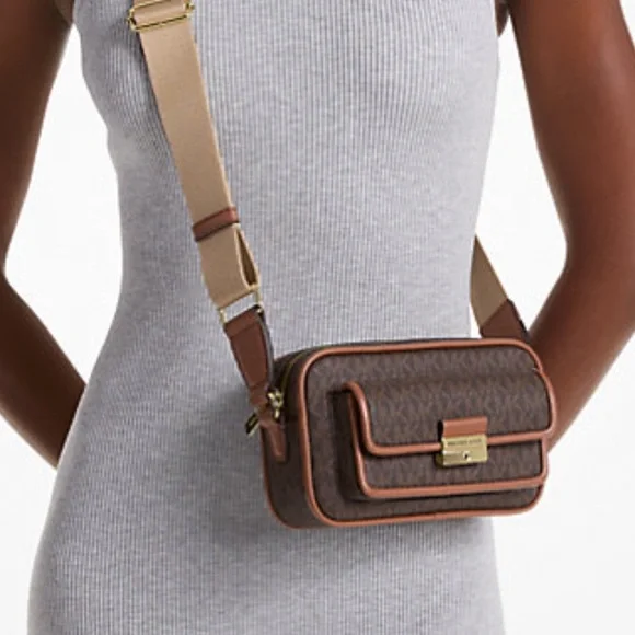 Michael Kors Bradshaw Medium Signature Logo Messenger Bag
Brown 
NWT - Picture 3 of 16